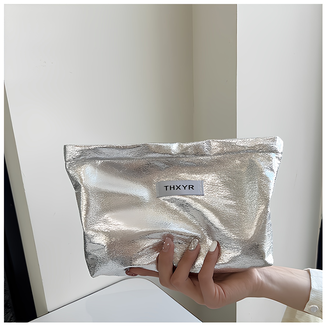 กระเป๋าใส่เครื่องสำอางความจุขน - Skincare D'Alba บทวิจารณ์และราคา
